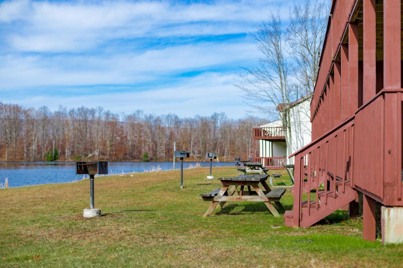 Crown Resorts At The Poconos Drums Экстерьер фото