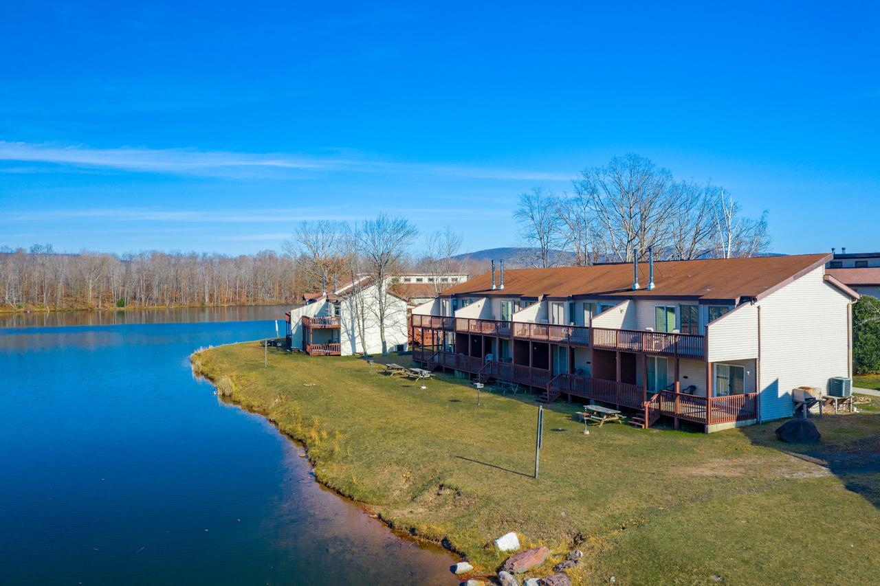 Crown Resorts At The Poconos Drums Экстерьер фото