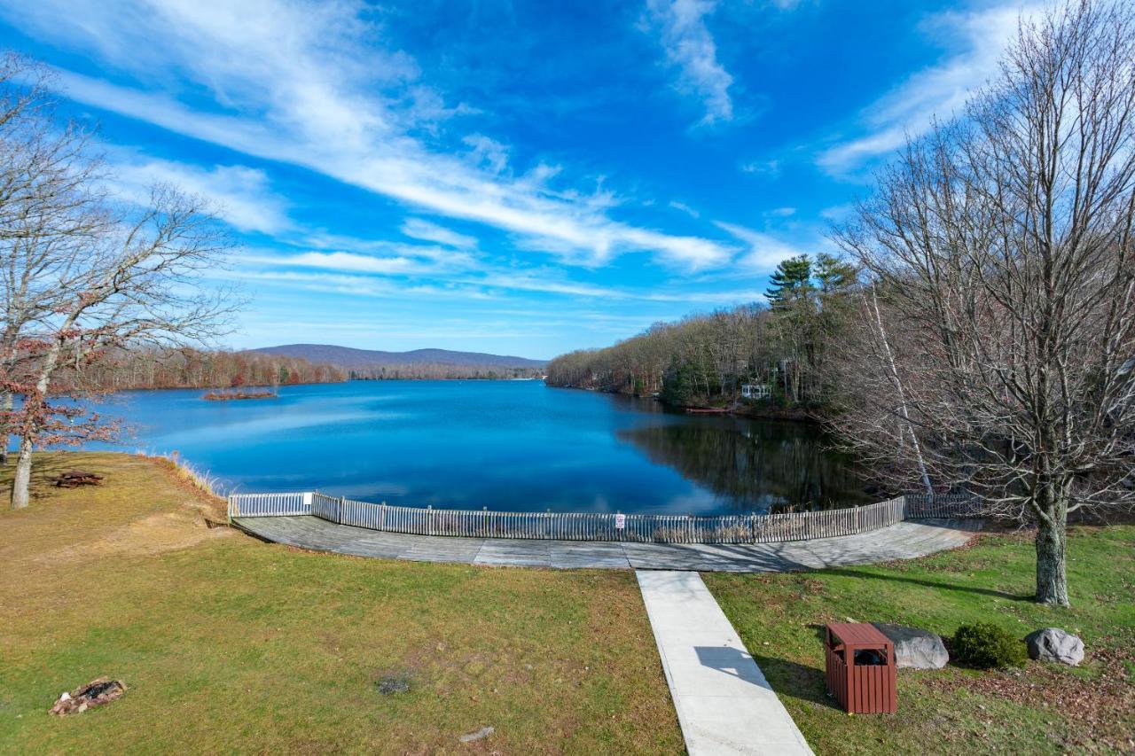 Crown Resorts At The Poconos Drums Экстерьер фото